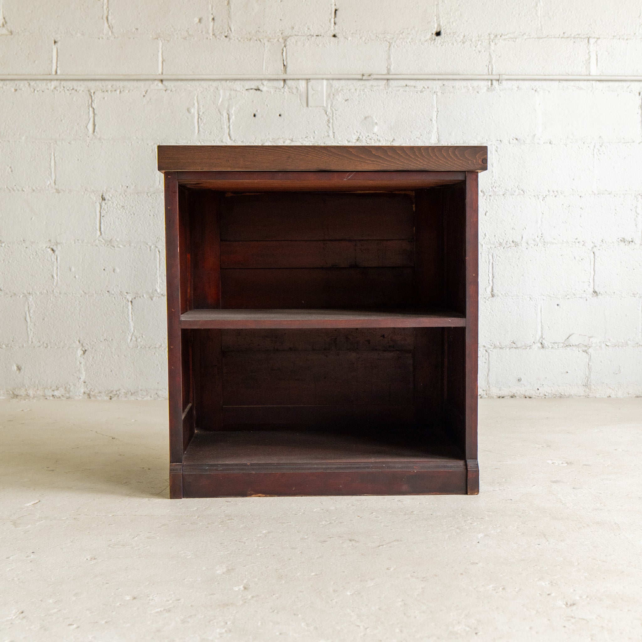 oak end table front view 