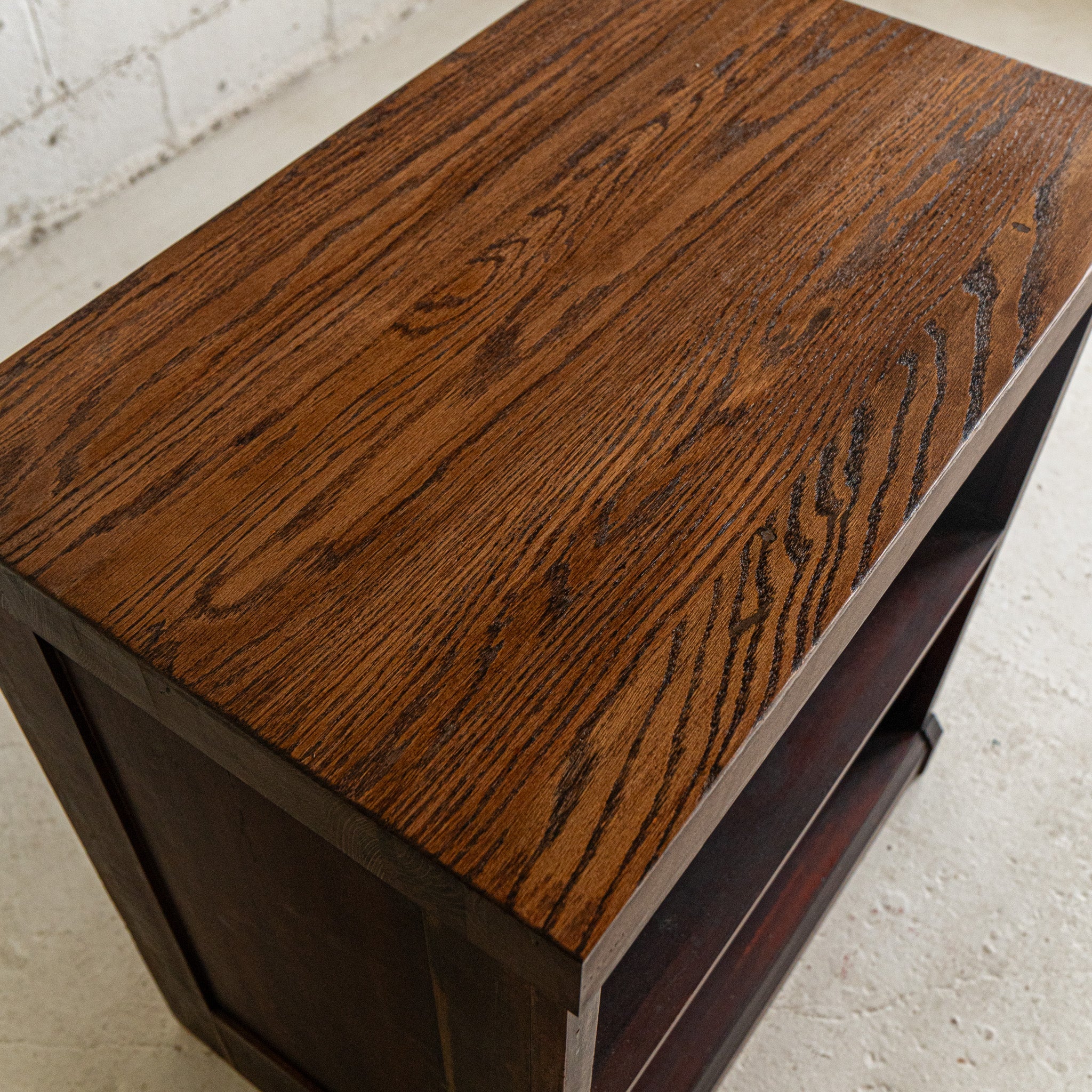 oak end table top view